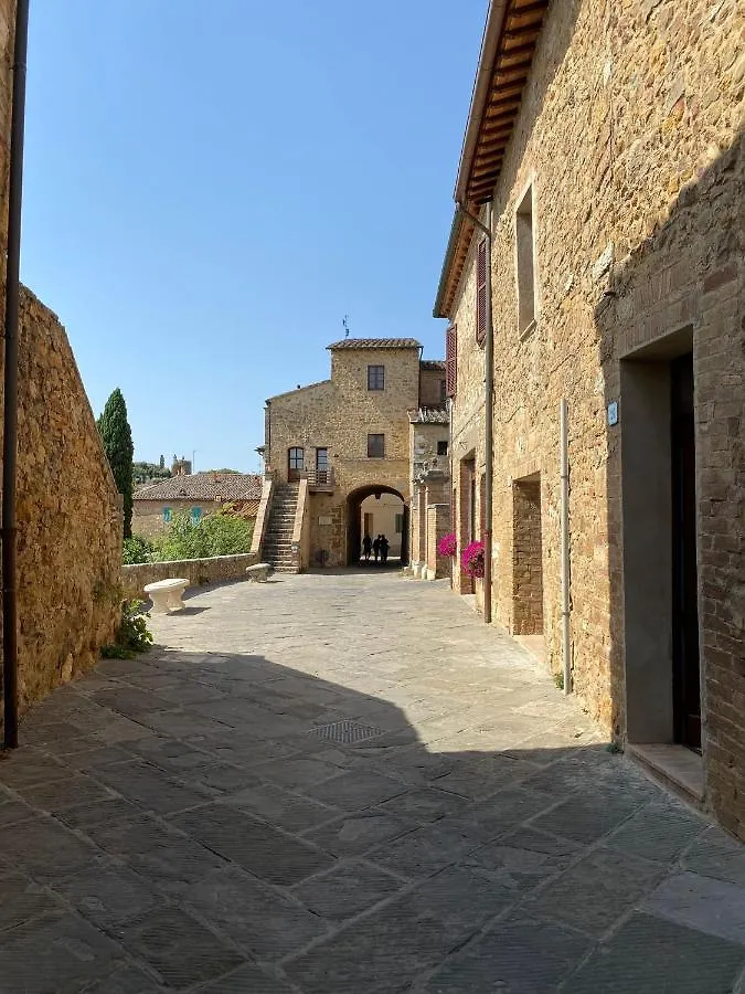 Borgo Medievale San Quirico D'Orcia B&B - Capitano Collection - Albergo Diffuso 0*,  Italy