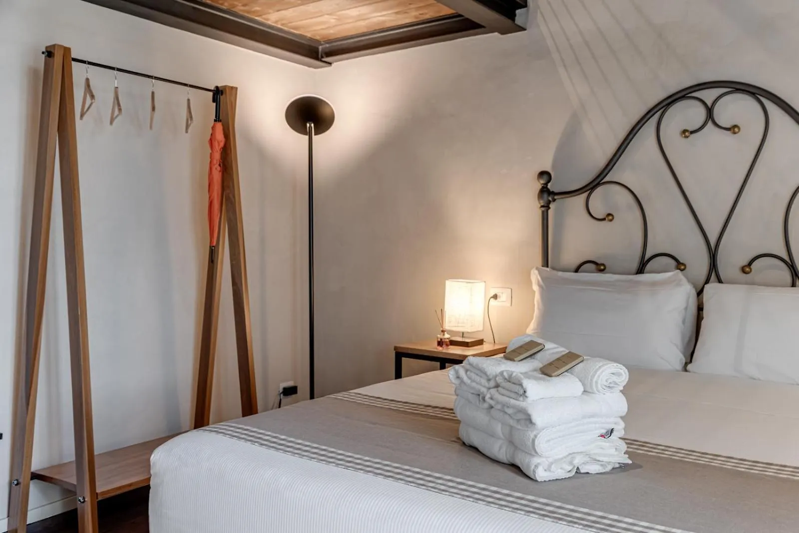 Borgo Medievale San Quirico D'Orcia B&B - Capitano Collection - Albergo Diffuso