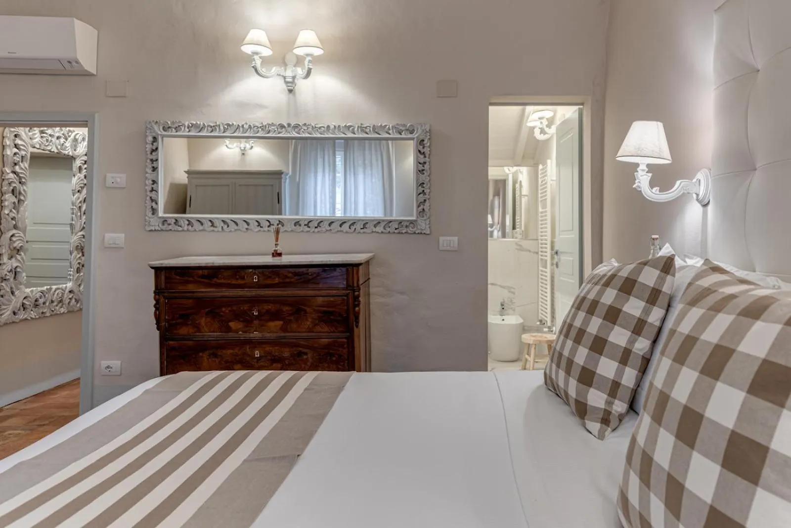 Borgo Medievale San Quirico D'Orcia B&B - Capitano Collection - Albergo Diffuso 0*,  Italien