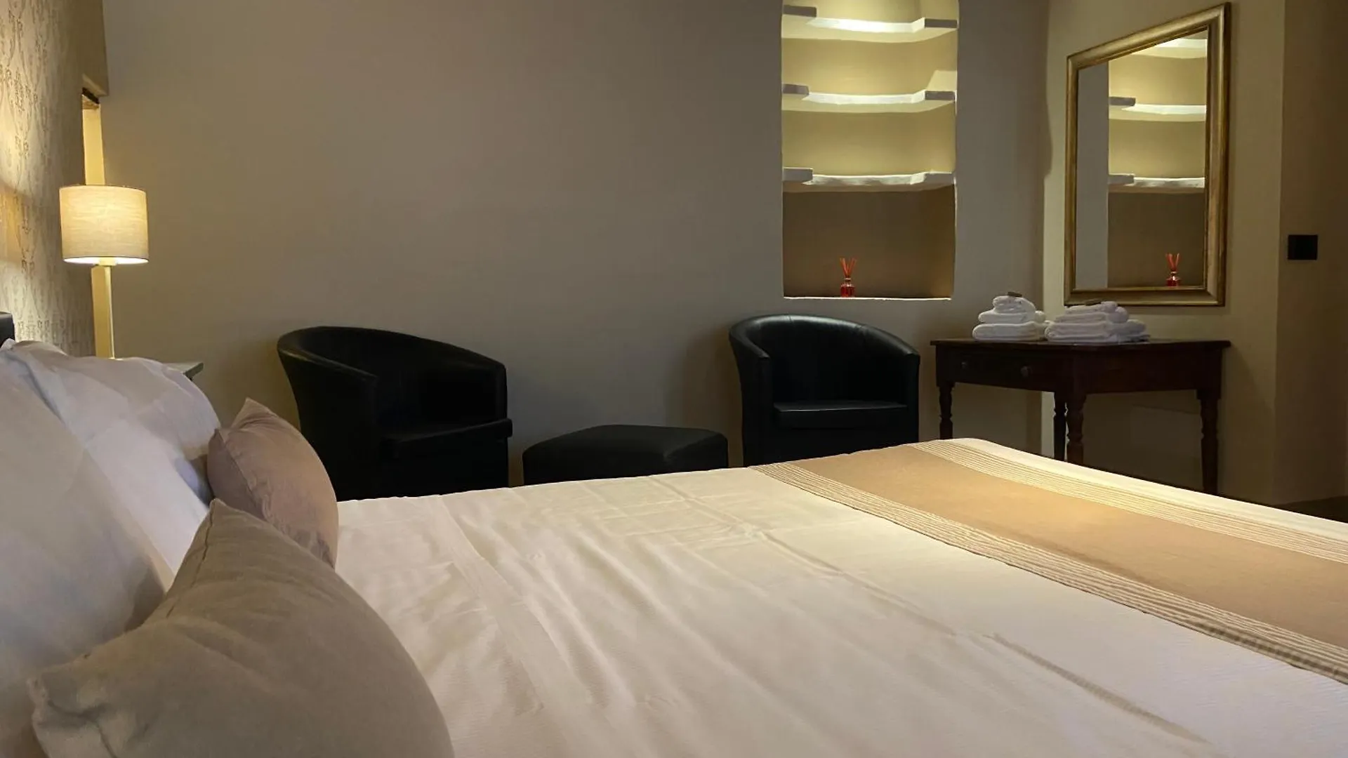לינה וארוחת בוקר Borgo Medievale San Quirico D'Orcia B&B - Capitano Collection - Albergo Diffuso